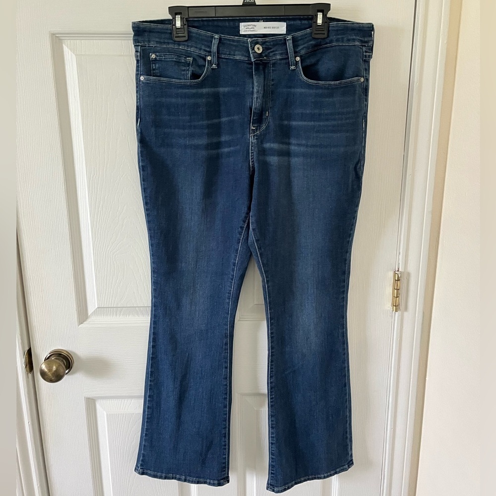 Signature by Levi Strauss Women's Dark Blue Mid-Rise Boot Cut Jeans
